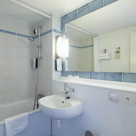 Kyriad Chalons-en-champagne - Saint-martin Otel 3*
