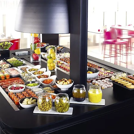 Kyriad Chalons-en-champagne - Saint-martin 酒店 勒河畔的圣马丁